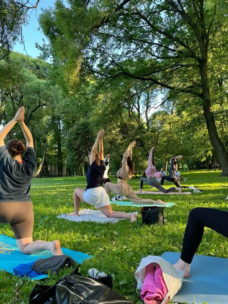 Athlete performing bodyweight training outdoors